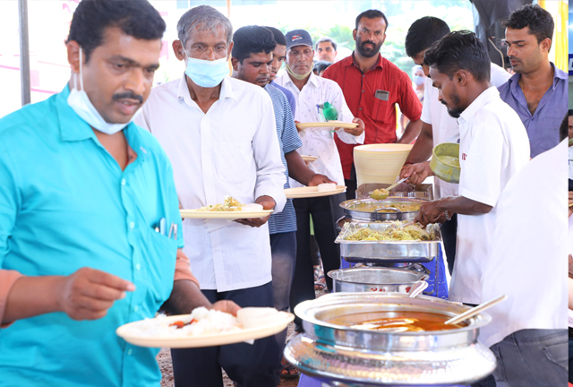 Grace Ministry Celebrates Christmas 2021 with Pomp and Grandeur on 17th Friday, December at its Prayer centre in Valachil, Mangalore. Hundreds gathered at the program and celebrated Xmas with Bro Andrew Richard and family.  